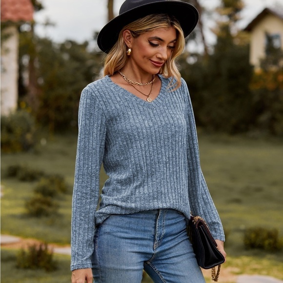 Classic Ribbed V-Neck Sweater - Picture 2 of 4